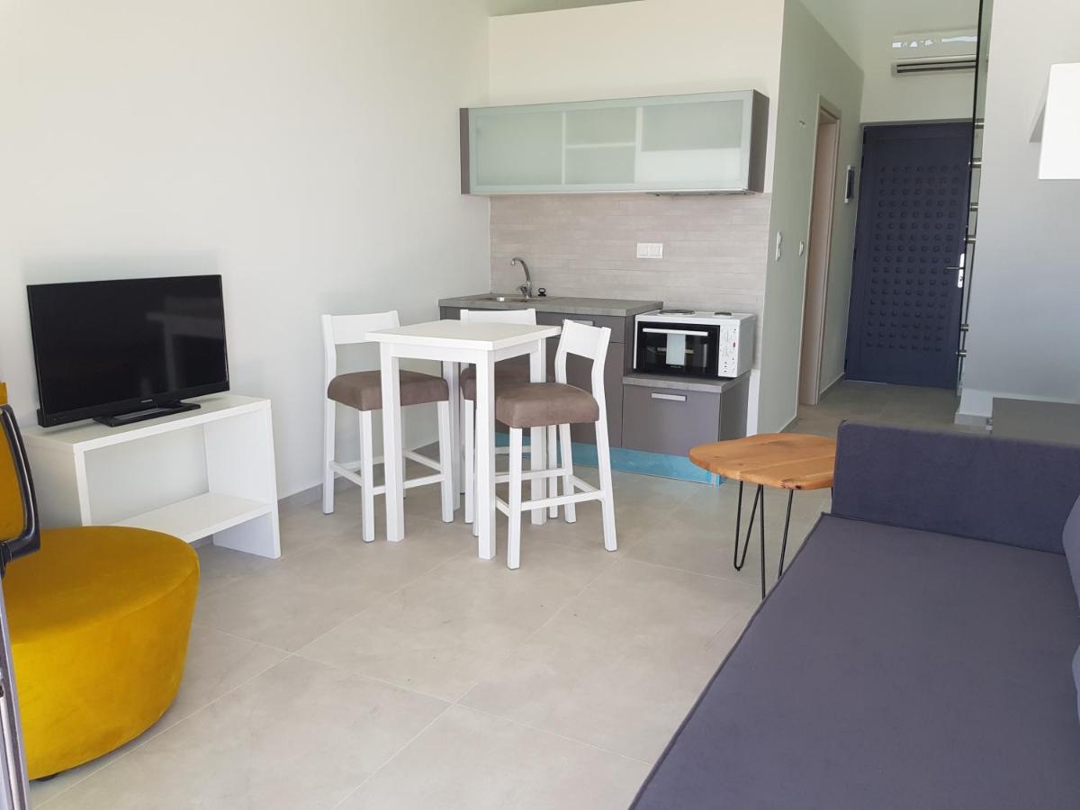 Villa Daniela & Apartments コウトソウナリ エクステリア 写真