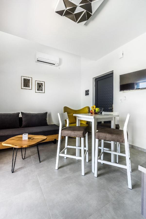 Villa Daniela & Apartments コウトソウナリ エクステリア 写真